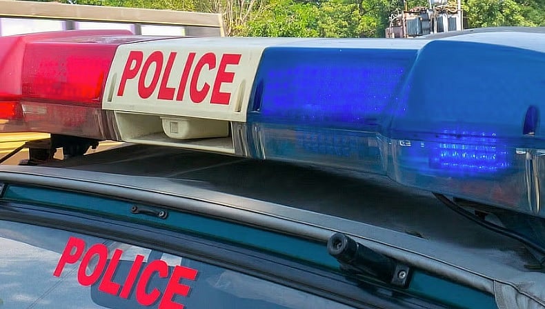 India–Pak Tension |ದೆಹಲಿಯಲ್ಲಿ ಹೈ ಅಲರ್ಟ್ ಘೋಷಣೆ: ಸರ್ಕಾರಿ ನೌಕರರ ರಜೆ ರದ್ದು