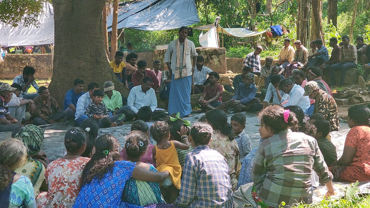 ನಾಗರಹೊಳೆ: ಮುಂದುವರಿದ ಆದಿವಾಸಿಗಳ ಪ್ರತಿಭಟನೆ