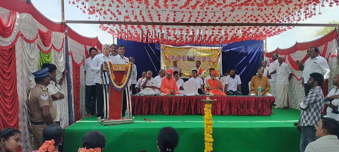 ಶೈಕ್ಷಣಿಕ ಅಭ್ಯುದಯಕ್ಕೆ ಮಠಗಳ ಕೊಡುಗೆ ಅಪಾರ:ಸಚಿವ ವಿ.ಸೋಮಣ್ಣ 