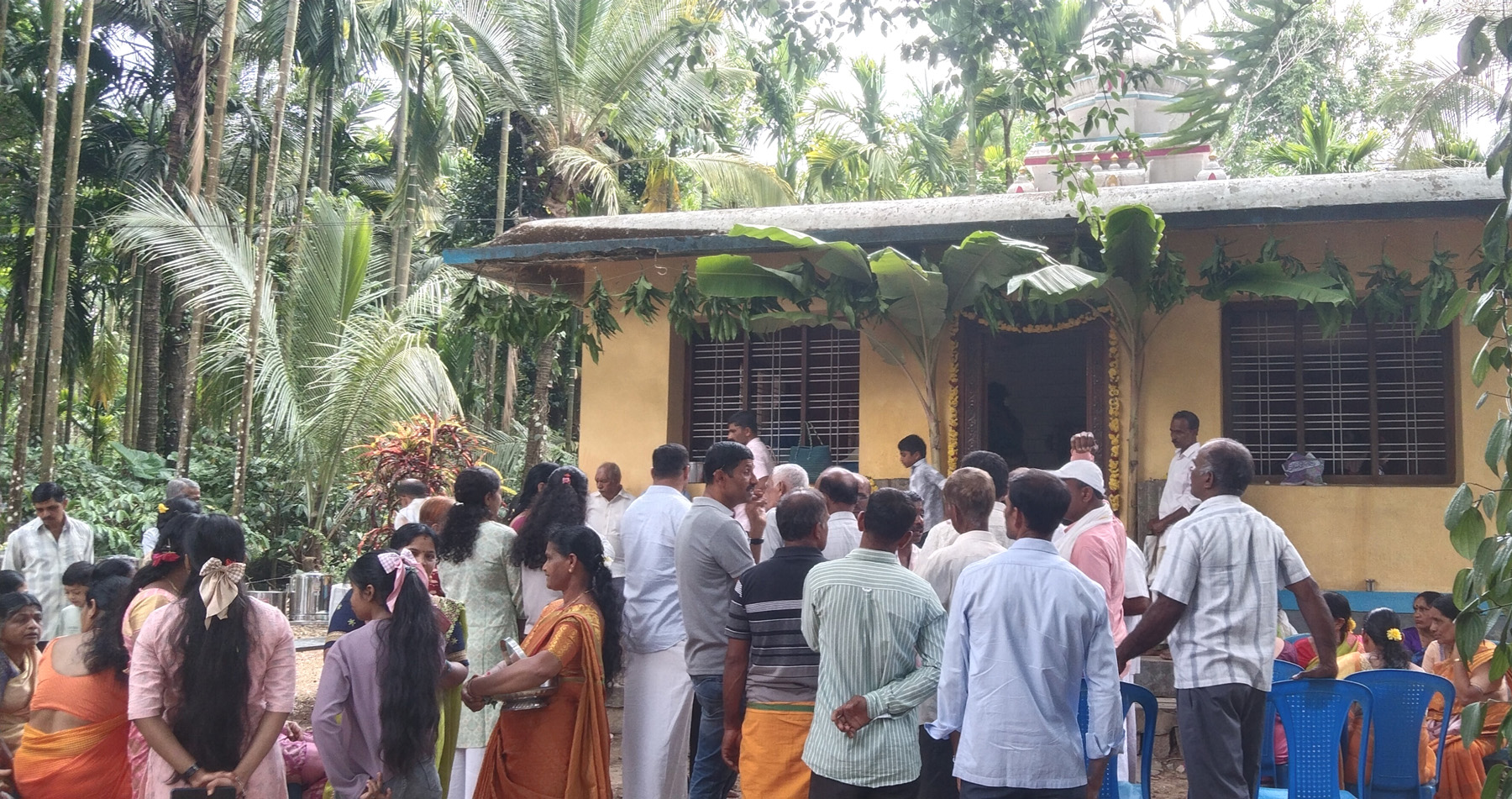 ನರಸಿಂಹರಾಜಪುರ ತಾಲ್ಲೂಕು ನರಸಿಪುರ ಗ್ರಾಮದಲ್ಲಿರುವ ಐತಿಹಾಸಿಕ ಪಾತಾಳ ನರಸಿಂಹ ದೇವಸ್ಥಾನ