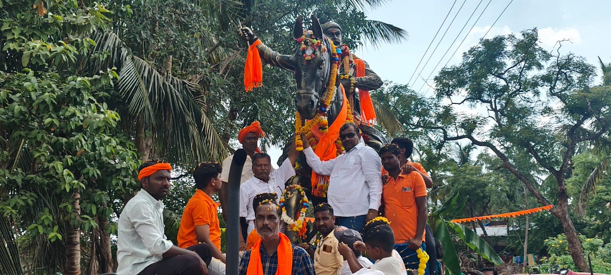 ಕುಂದಗೋಳ: ಶಿವಾಜಿ ಮೂರ್ತಿ ಪ್ರತಿಷ್ಠಾಪನೆ