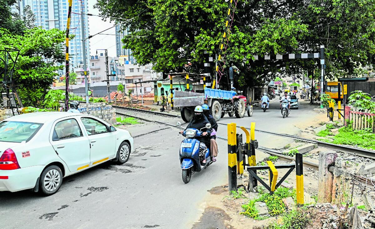 ಕನಕನಗರದಲ್ಲಿರುವ ರೈಲ್ವೆ ಲೆವೆಲ್‌ ಕ್ರಾಸಿಂಗ್‌