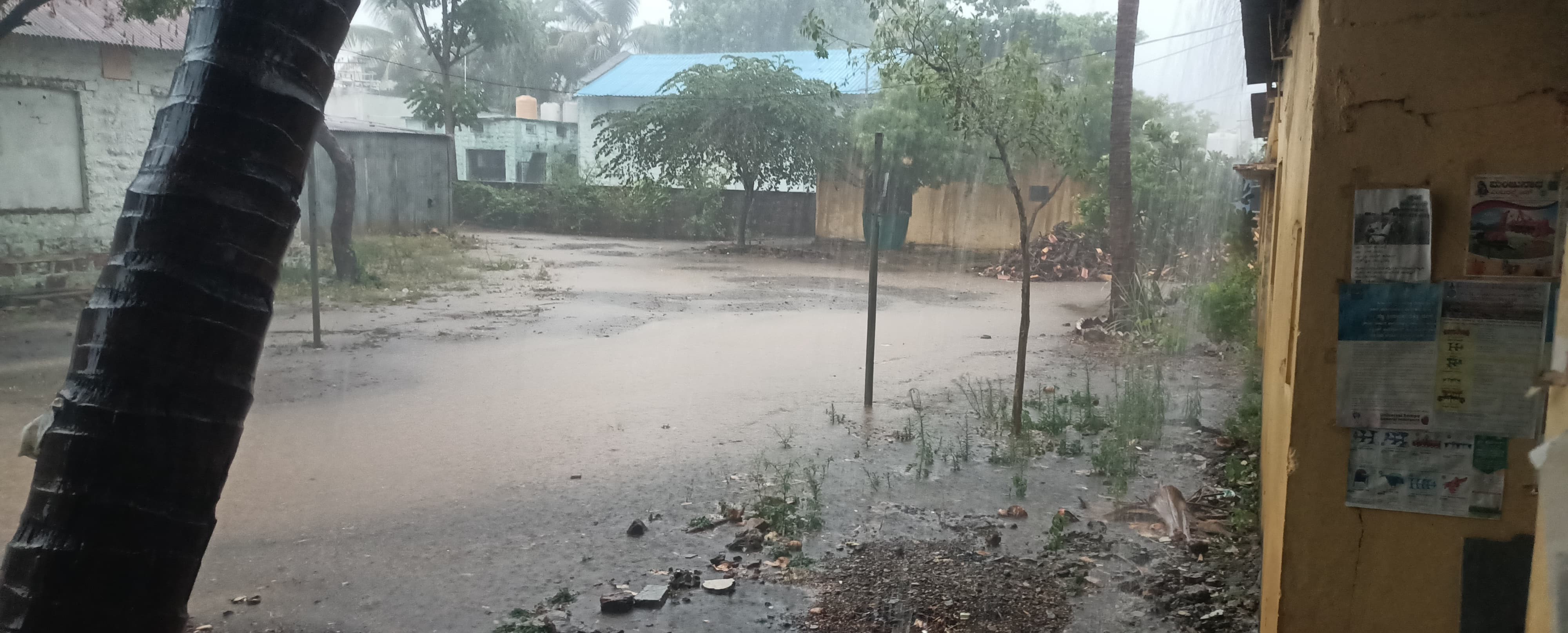 ಮಹಾಲಿಂಗಪುರದಲ್ಲಿ ಮಂಗಳವಾರ ಸುರಿದ ಧಾರಾಕಾರ ಮಳೆ