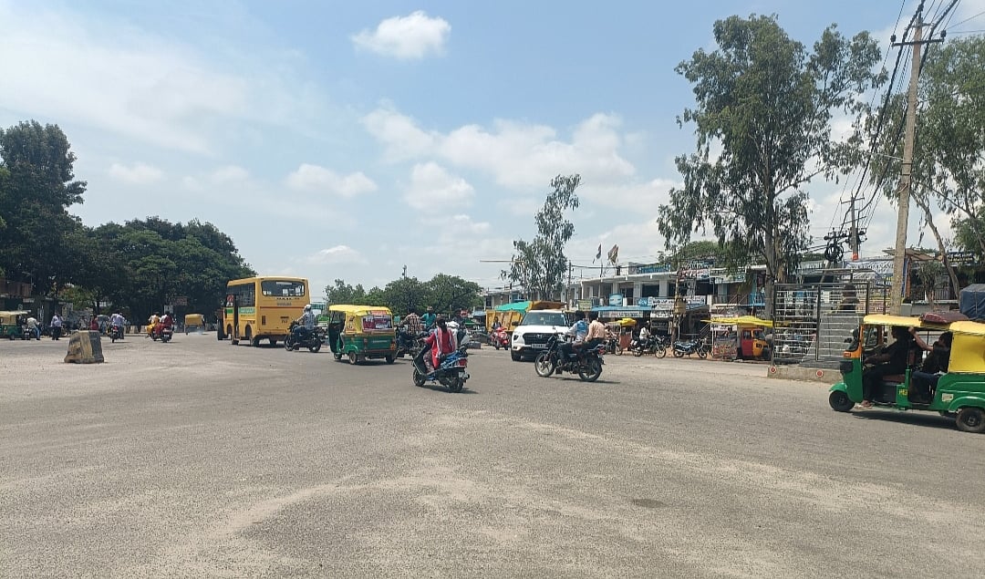 ಶಿರಾ | ಸಂಚಾರ ದೀಪ ಮರೀಚಿಕೆ: ಸುಗಮ ಸಂಚಾರ ಸವಾಲು