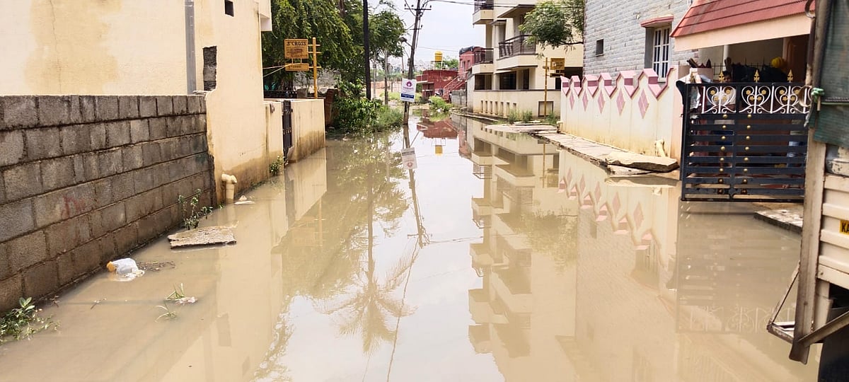 ಕೆ.ಆರ್.ಪುರ: ಶ್ರೀಸಾಯಿ ಬಡಾವಣೆ ಜಲಾವೃತ, ನಿವಾಸಿಗಳ ಪರದಾಟ