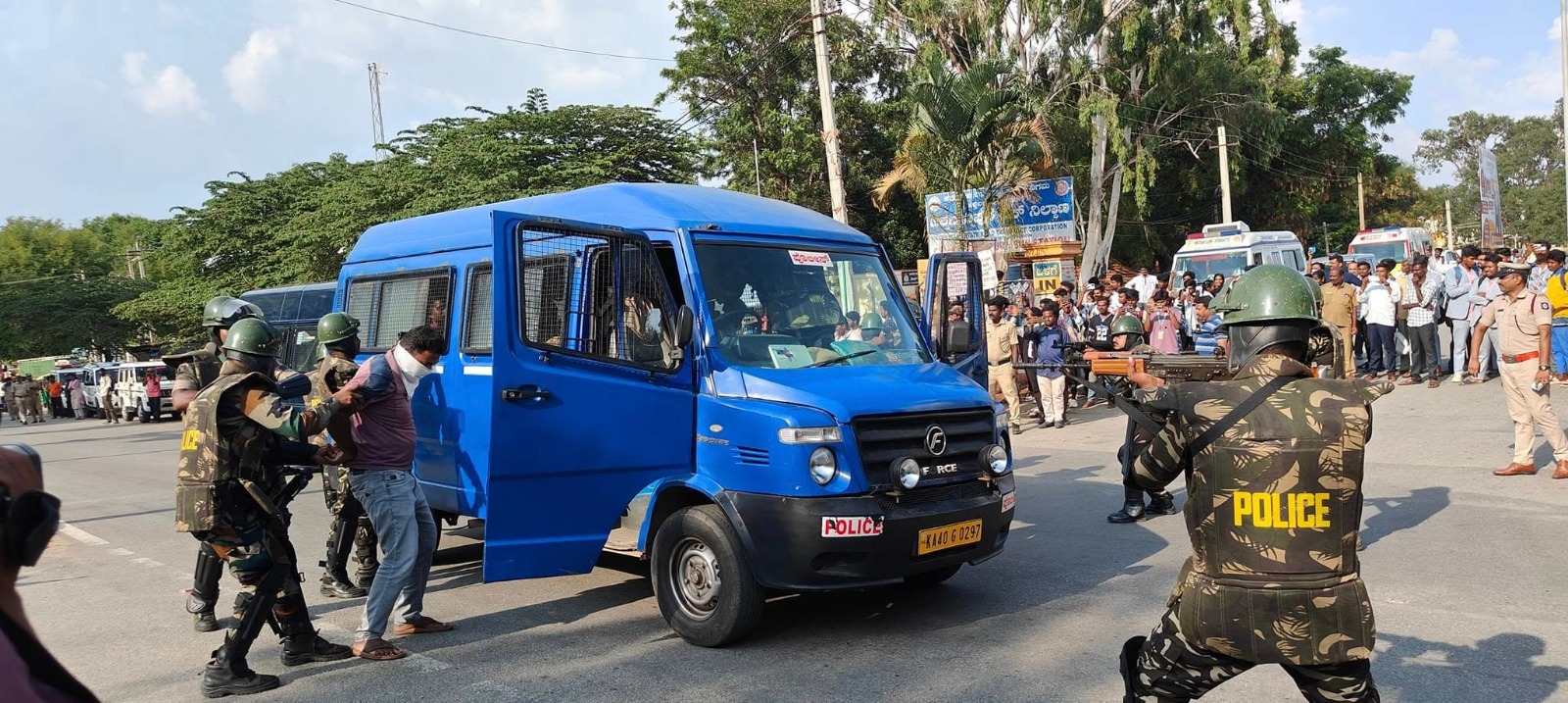 ಚಿಕ್ಕಬಳ್ಳಾಪುರದಲ್ಲಿ ನಡೆದ ಆಪರೇಷನ್ ಅಭ್ಯಾಸ್ ಅಣಕು ಕವಾಯತು ದೃಶ್ಯಗಳು