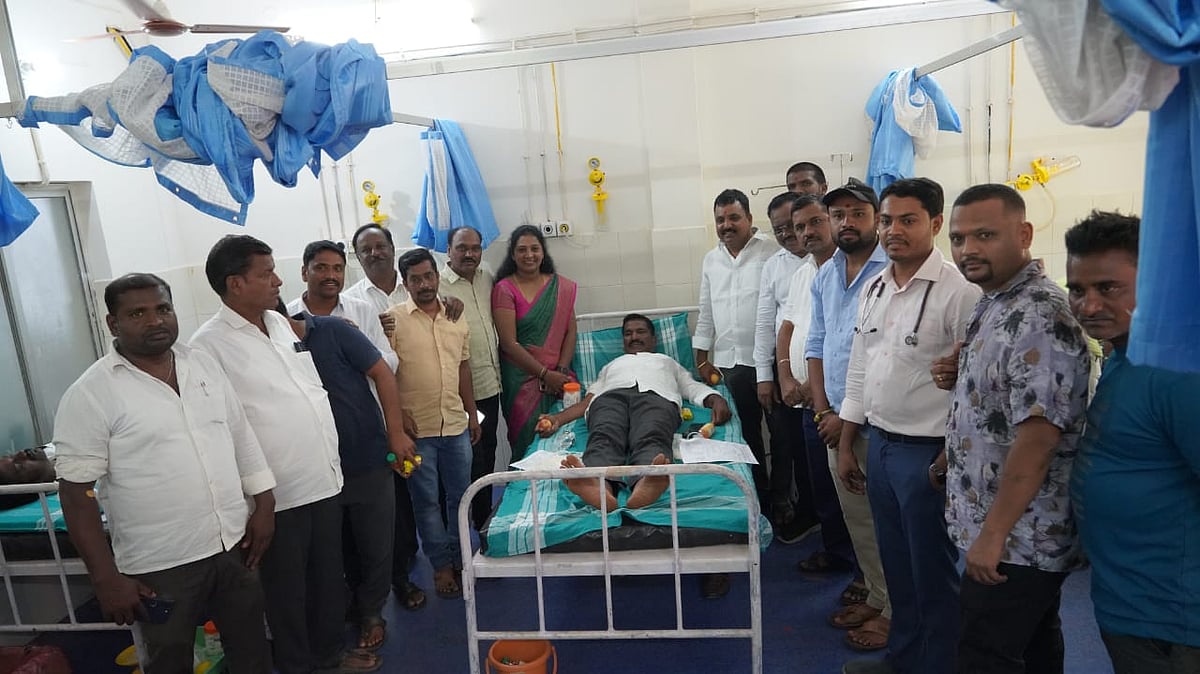 ಉದ್ಯಮಿ ಅಶೋಕ ಮೊಗದಂಪುರ ಜನ್ಮದಿನ:
45 ಮಂದಿ ರಕ್ತದಾನ 