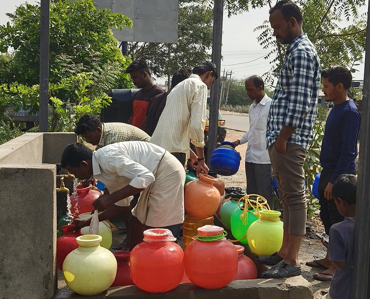 ಹಟ್ಟಿ | ಅಧಿಕಾರಿಗಳ ನಿರ್ಲಕ್ಷ್ಯ, ಯೋಜನೆಗಳು ವಿಫಲ: ನೀರಿಗಾಗಿ ತಪ್ಪದ ಅಲೆದಾಟ