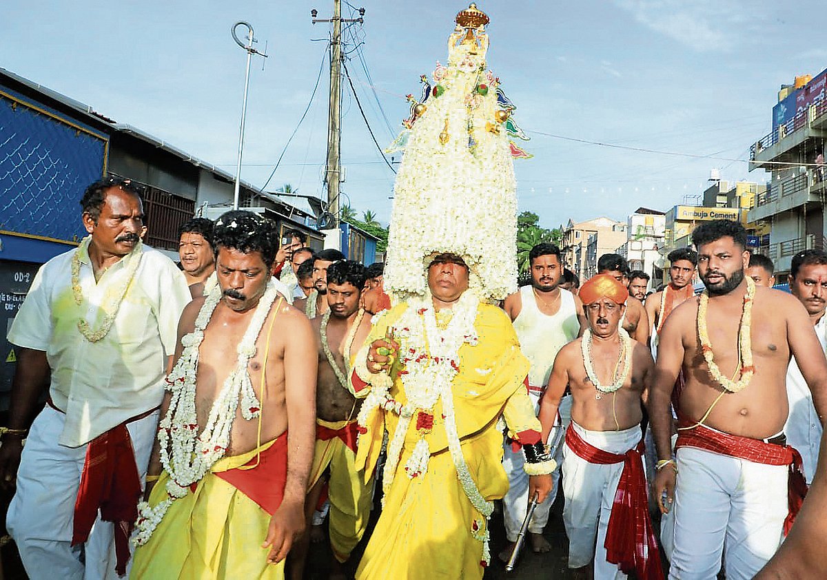 ಬೆಂಗಳೂರು: ಮಹೇಶ್ವರಮ್ಮನವರ ಕರಗ ಮಹೋತ್ಸವ