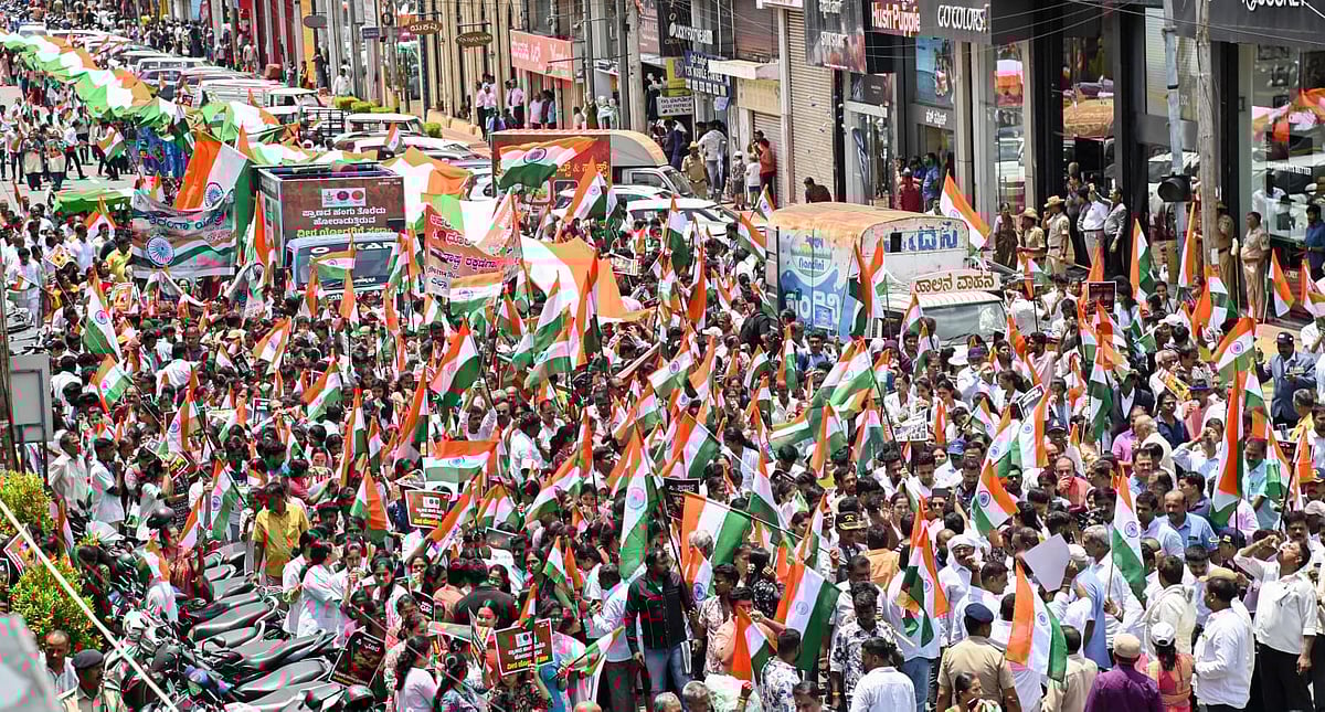 ಮೈಸೂರು: ಬೃಹತ್ ತಿರಂಗ ಯಾತ್ರೆ; ಸಾವಿರಾರು ಜನರು ಭಾಗಿ