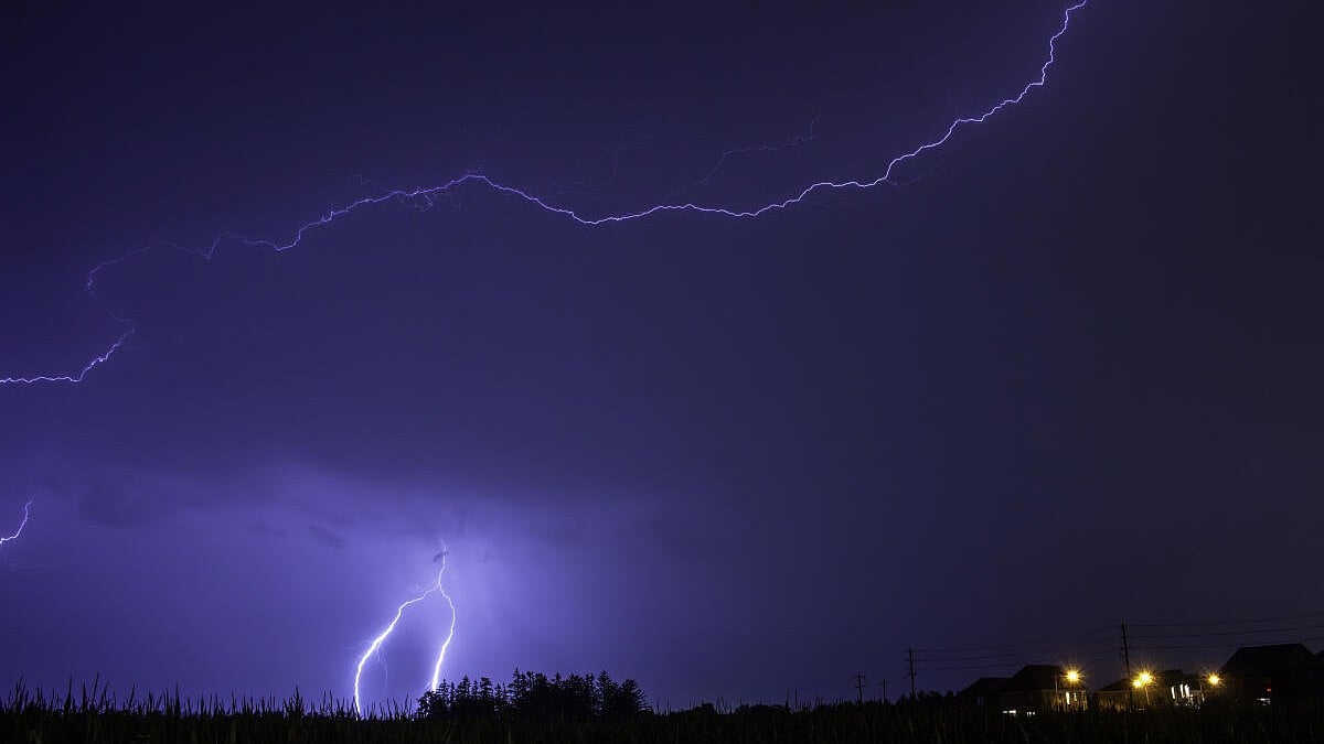 ನಕ್ಸಲ್‌ ವಿರೋಧಿ ಕಾರ್ಯಾಚರಣೆ ವೇಳೆ ಸಿಡಿಲು ಬಡಿದು ಸಿಆರ್‌ಪಿಎಫ್ ಅಧಿಕಾರಿ ಸಾವು