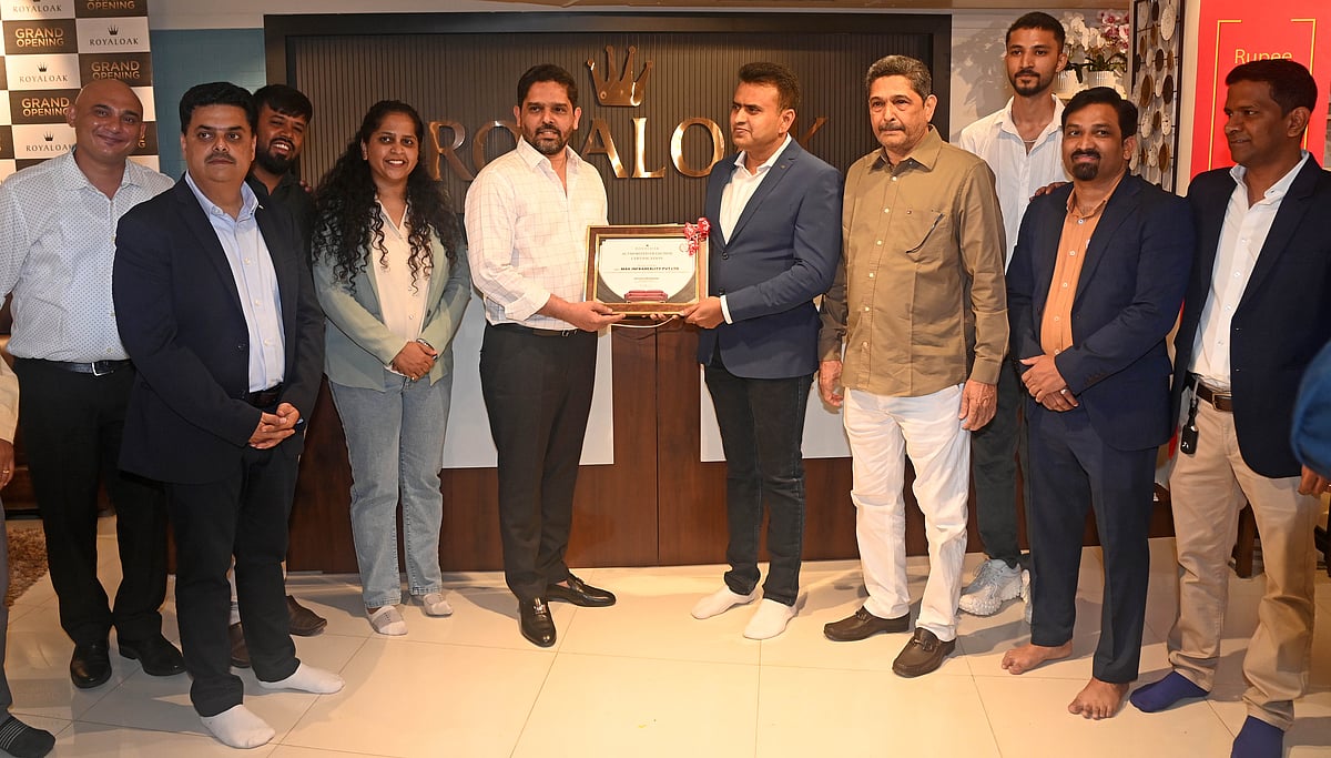 ಮಂಗಳೂರು: 'ರಾಯಲ್‌ ಓಕ್' ಮಳಿಗೆ ಉದ್ಘಾಟನೆ 