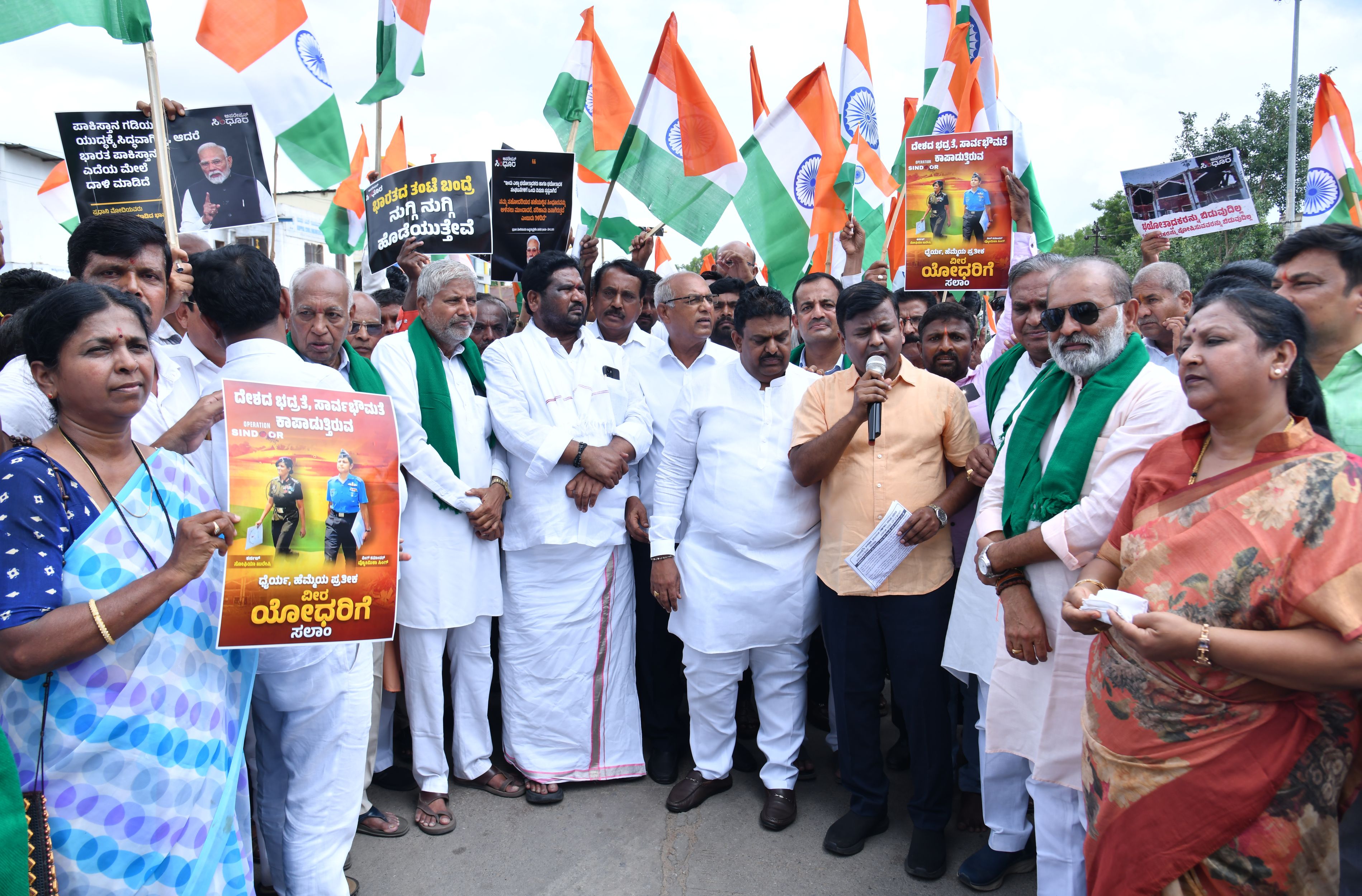 ತಿರಂಗಾ ಯಾತ್ರೆಯಲ್ಲಿ ಪಾಲ್ಗೊಂಡಿದ್ದ ಬಿಜೆಪಿ ಹಾಗೂ ಜೆಡಿಎಸ್‌ ನಾಯಕರು