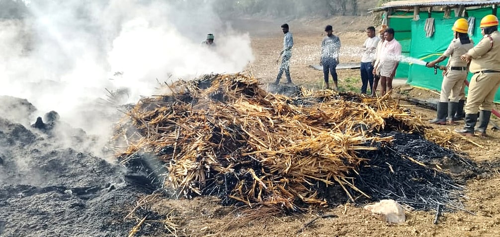 ಲಕ್ಷ್ಮೇಶ್ವರ | ಮೂರು ತಿಂಗಳಿಂದ ಬಾರದ ‘ಗೃಹಲಕ್ಷ್ಮಿ‘ ಹಣ: ಆಕ್ರೋಶ