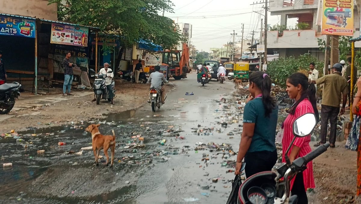 ಹೊಸಕೋಟೆ: ಮಳೆಗಾಲಕ್ಕೆ ರಸ್ತೆಗಳೇ ಹಳ್ಳ–ಕೊಳ್ಳ