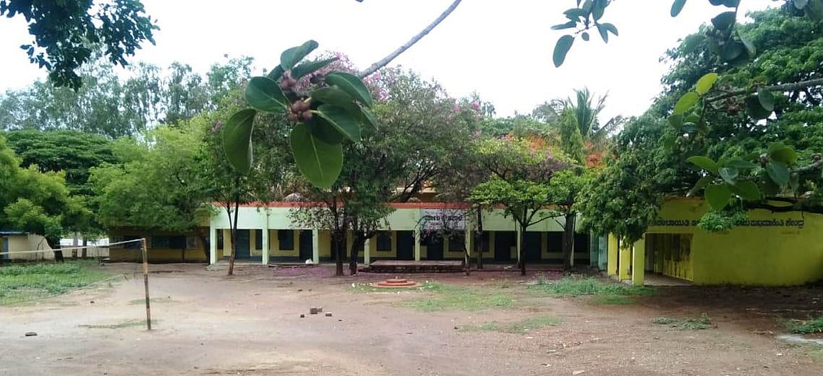 ದಸೂಡಿ: ಕಾಲೇಜಿಗೆ ಬೇಡಿಕೆ