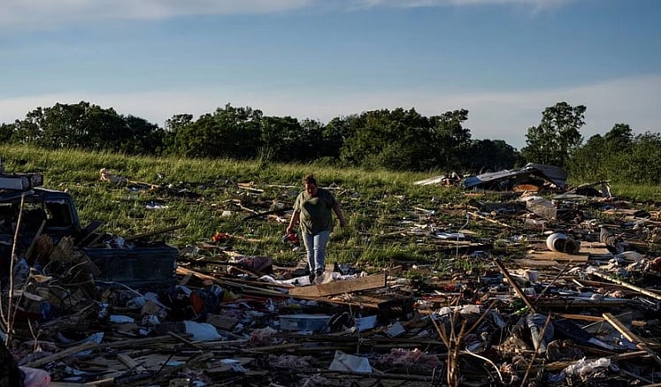 ಅಮೆರಿಕದಲ್ಲಿ ಅಬ್ಬರಿಸಿದ ಬಿರುಗಾಳಿ: ಕನಿಷ್ಠ 27 ಮಂದಿ ಸಾವು