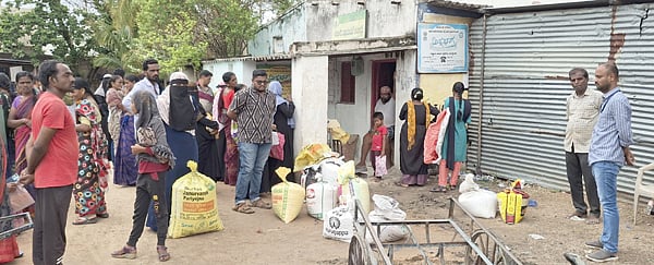 ಸಿಂಧನೂರು: ಅಧಿಕಾರಿಗಳ ದಾಳಿ, ಪಡಿತರ ಅಕ್ಕಿ ವಶ