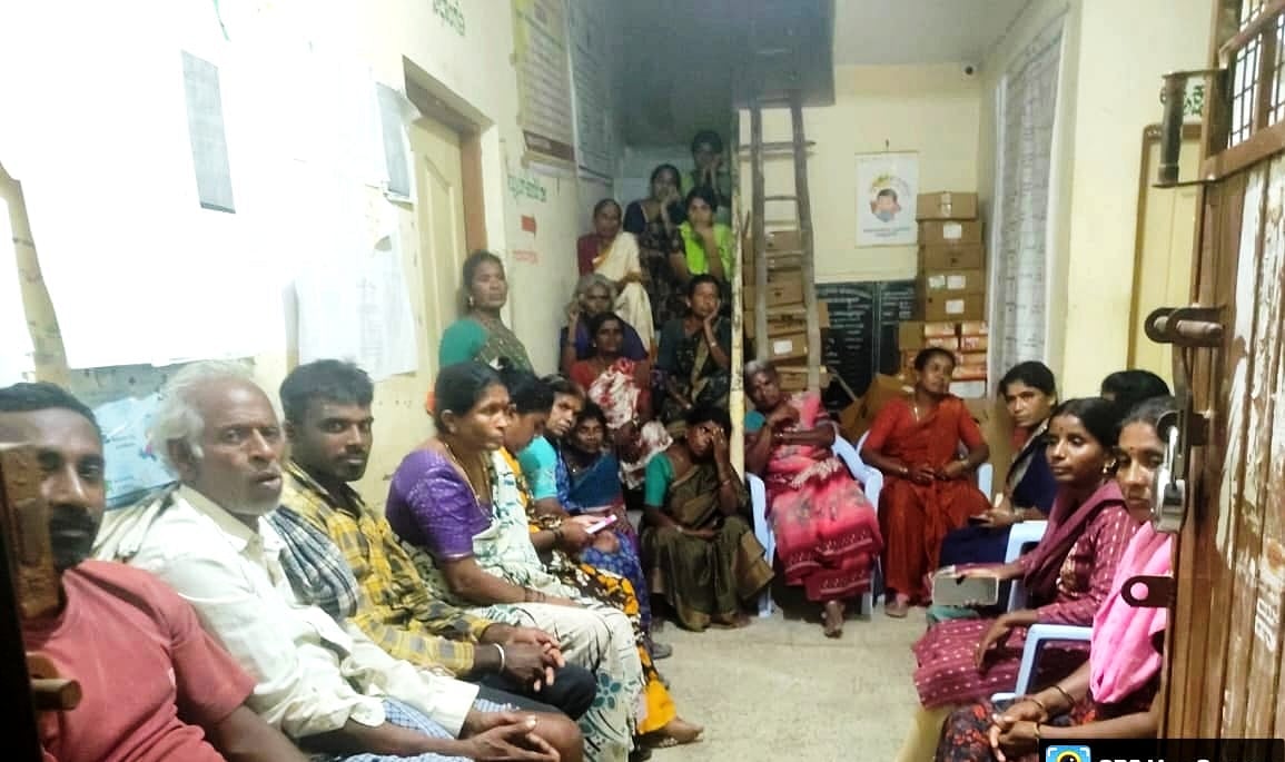 ಹಲಗೂರು: ಕೂಲಿ ಕೆಲಸ ನೀಡುವಂತೆ ಆಗ್ರಹಿಸಿ ಪ್ರತಿಭಟನೆ