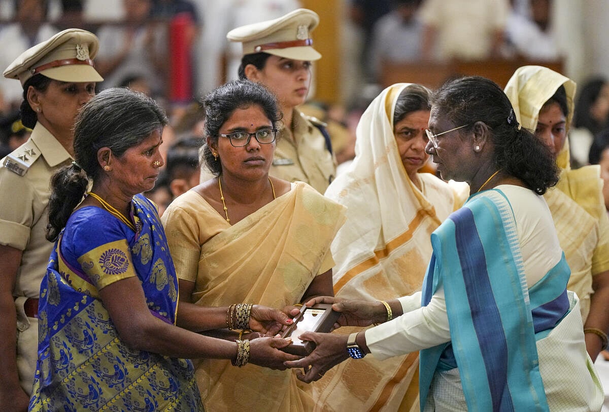 6 ಕೀರ್ತಿ ಚಕ್ರ, 33 ಶೌರ್ಯ ಚಕ್ರ ಪ್ರದಾನ ಮಾಡಿದ ರಾಷ್ಟ್ರಪತಿ ದ್ರೌಪದಿ ಮರ್ಮು
