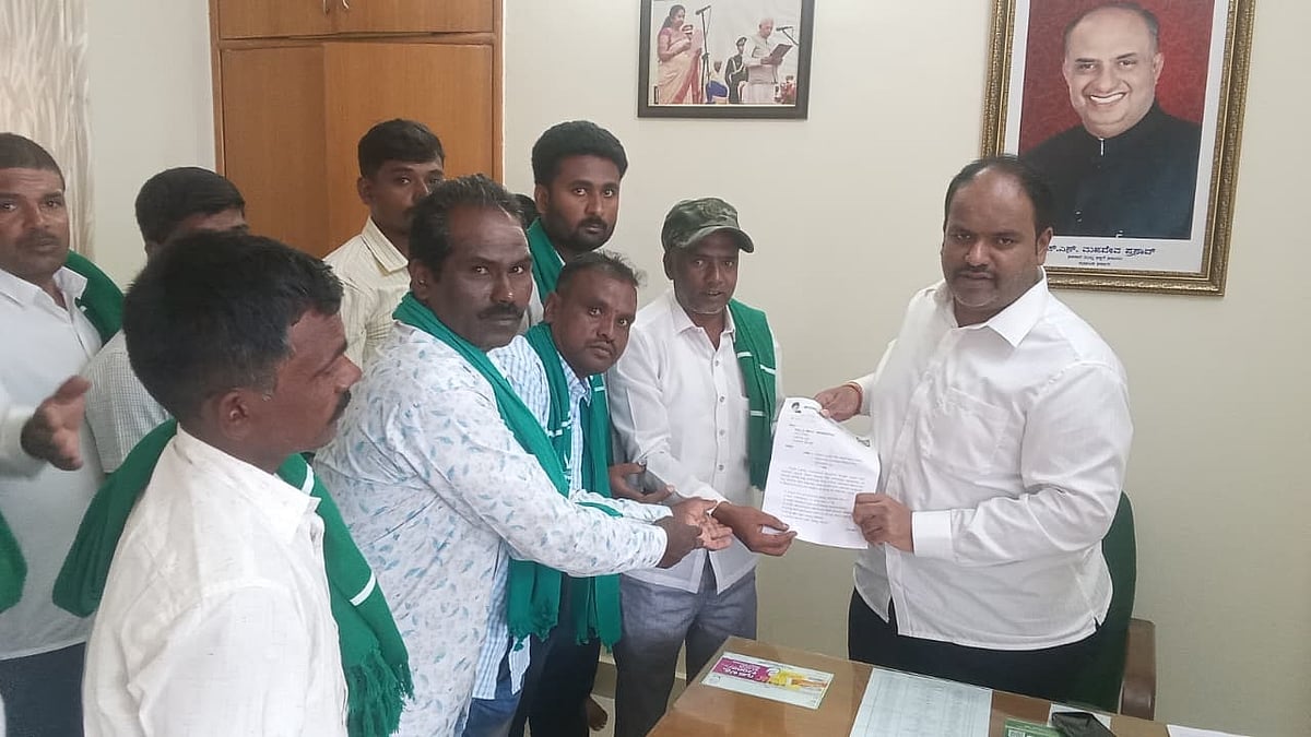 ಶಾಸಕರ ಅನುದಾನದಲ್ಲಿ ಸವಲತ್ತು ಕಲ್ಪಿಸಿ: ರೈತ ಸಂಘ ಮನವಿ