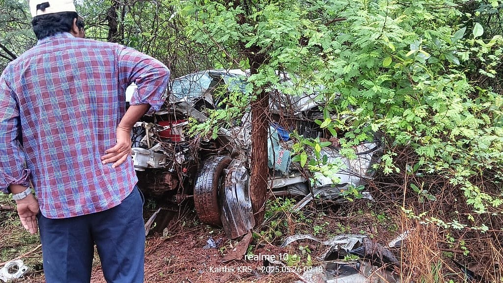 ಸಂಡೂರು | ಕಾರು, ಲಾರಿ ಮುಖಾಮುಖಿ ಡಿಕ್ಕಿ: ನಾಲ್ವರು ಸ್ಥಳದಲ್ಲೇ ಸಾವು 
