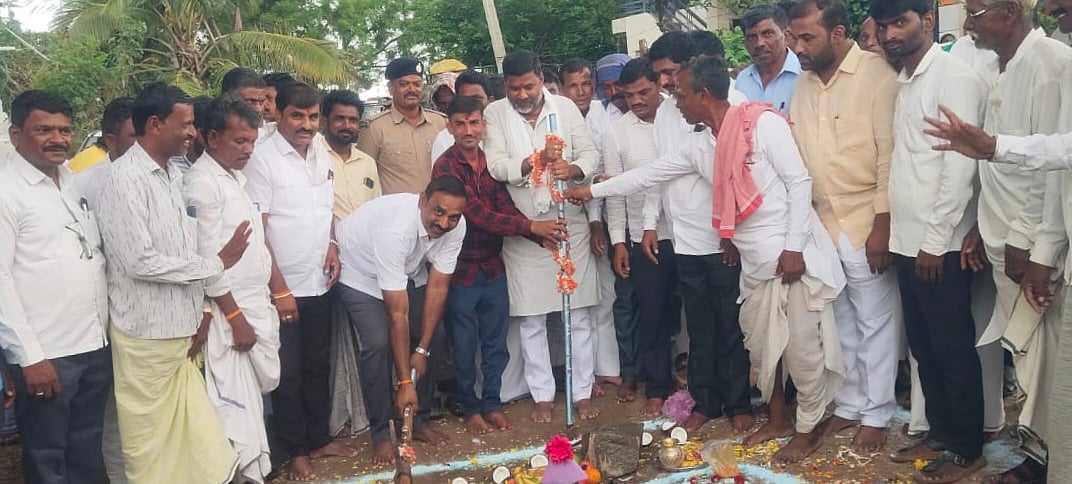 ಜಕ್ಕೆರಮಡು: ರಸ್ತೆ ಕಾಮಗಾರಿಗೆ ಚಾಲನೆ