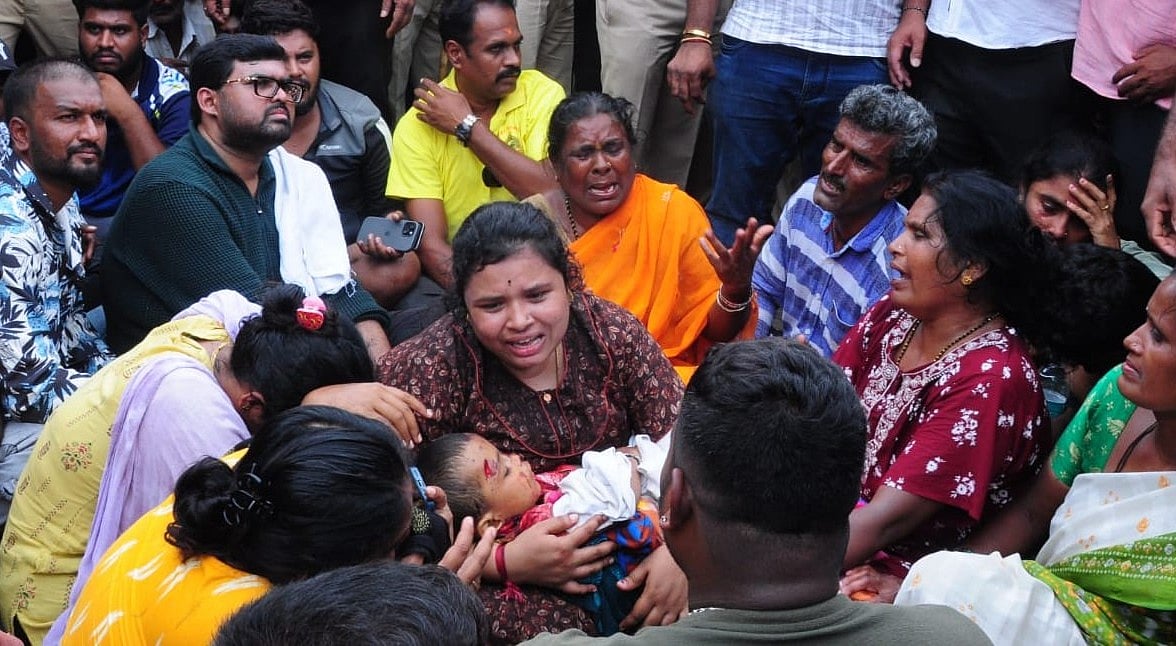 ಸಂಚಾರ ಪೊಲೀಸರಿಂದ ವಾಹನ ತಪಾಸಣೆ ವೇಳೆ ಬೈಕ್‌ನಿಂದ ಬಿದ್ದು 3 ವರ್ಷದ ಮಗು ಸಾವು!