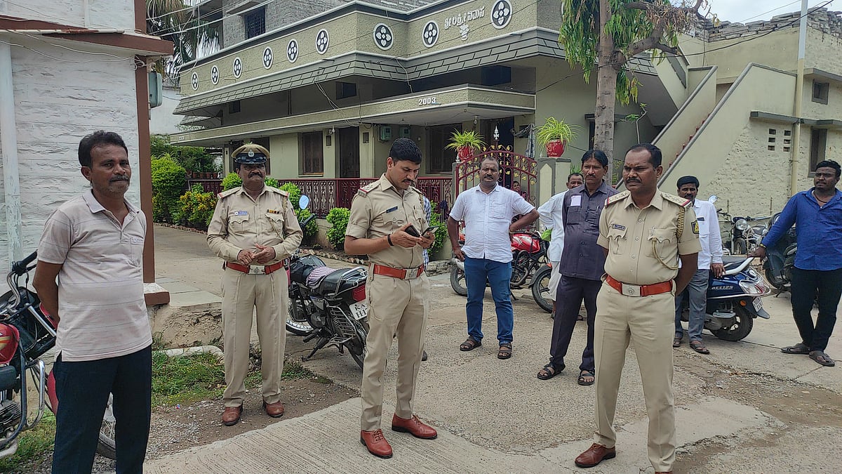 ಚಿತ್ತಾಪುರ: ಎರಡು ಮನೆಗಳಲ್ಲಿ ಕಳ್ಳತನ