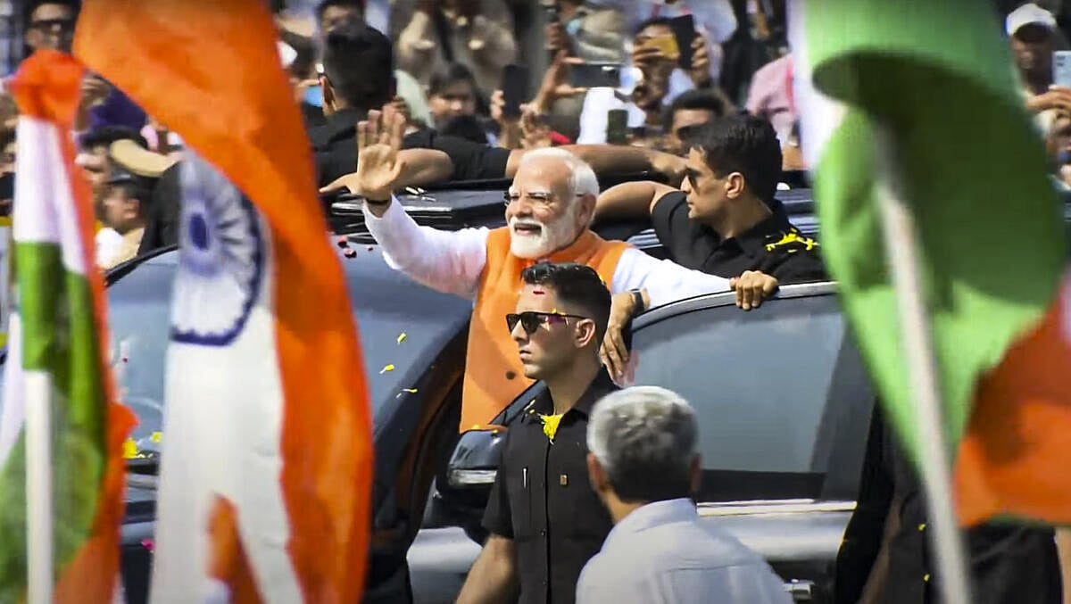 PM ನರೇಂದ್ರ ಮೋದಿ ಗುಜರಾತ್‌ ಪ್ರವಾಸ ಆರಂಭ: ವಡೋದರಾದಲ್ಲಿ ರೋಡ್ ಶೋ