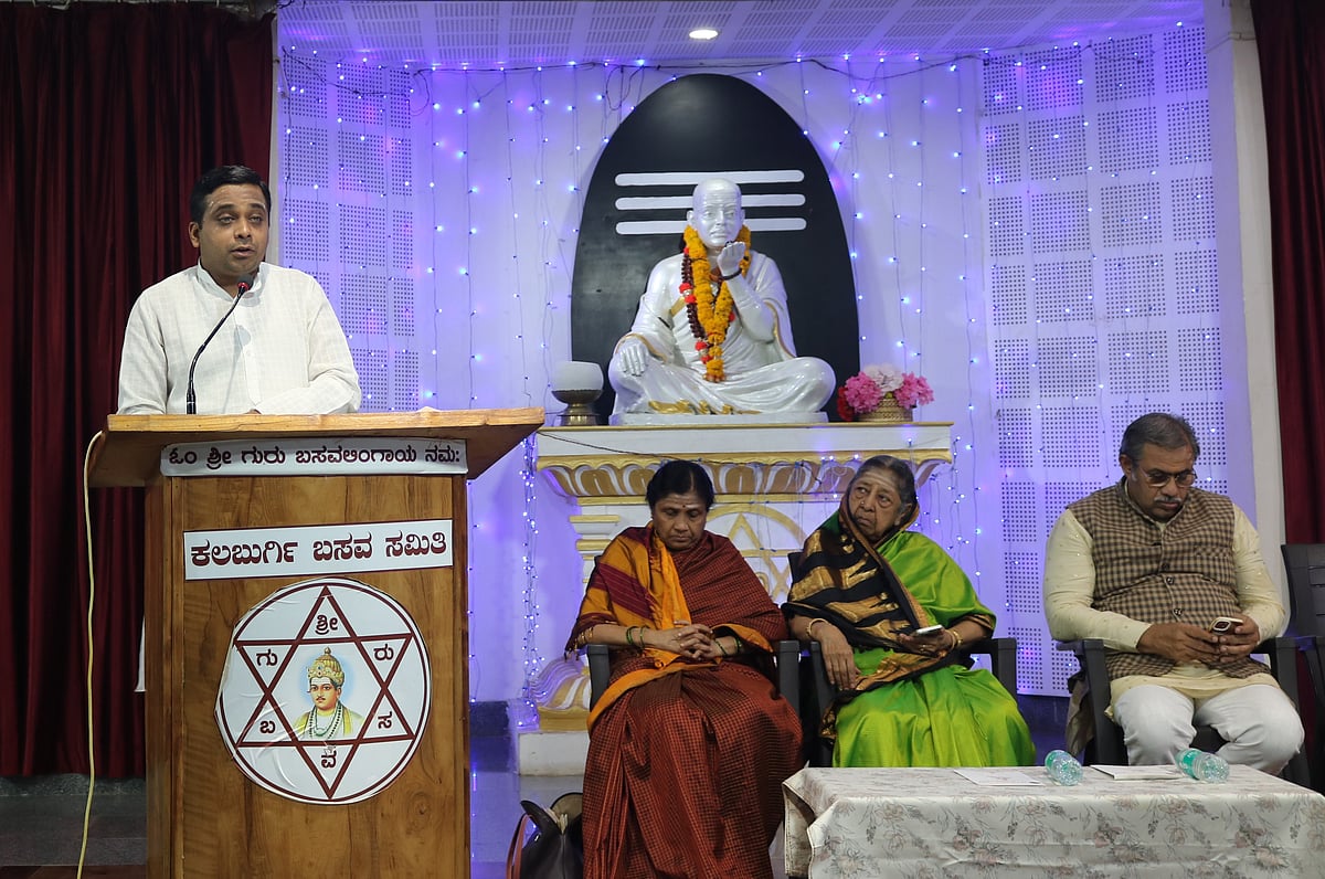 ‘ಸ್ತ್ರೀ ಸಮಾನತೆಗಾಗಿ ಮನೆ ತೊರೆದ ಬಸವಣ್ಣ’: ಶಶಿಧರ ಕರವೀರಶೆಟ್ಟರ