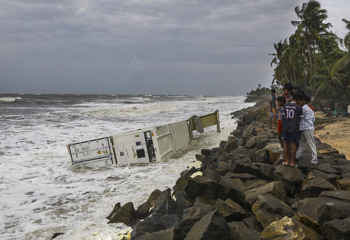 ಕೇರಳ | ಲೈಬೀರಿಯಾ ಹಡಗು ಮುಳುಗಡೆ: ತೈಲ ಸೋರಿಕೆಯಾಗಿಲ್ಲ ಎಂದ ಕರಾವಳಿ ಕಾವಲು ಪಡೆ