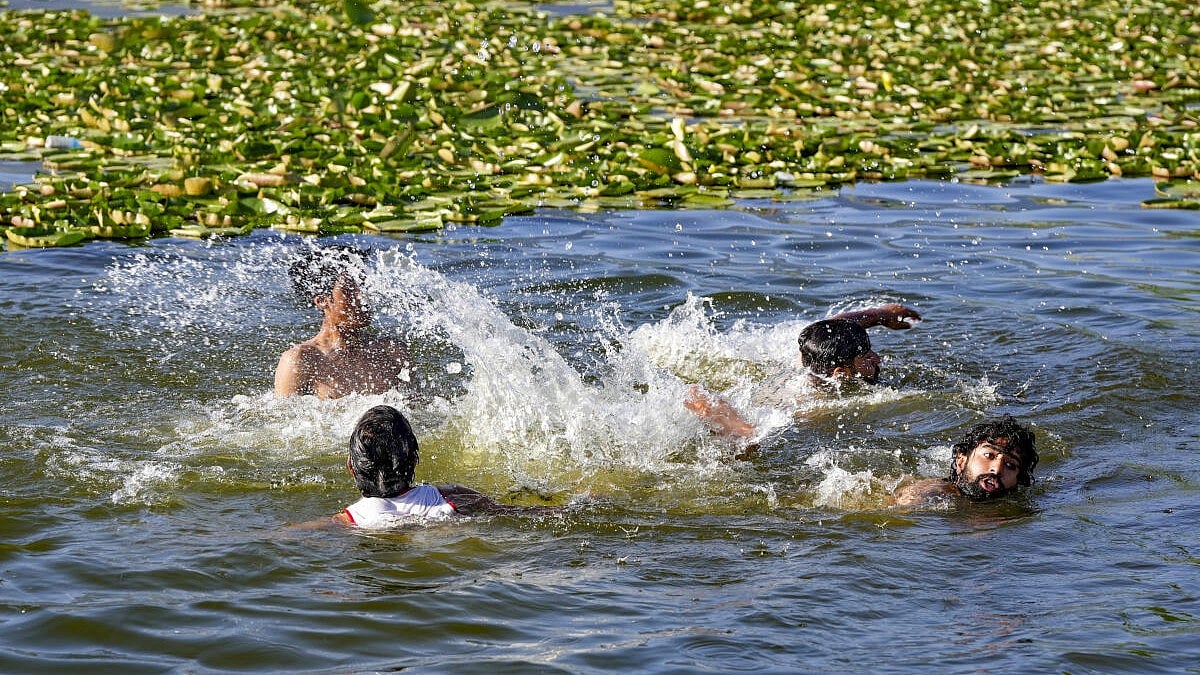 ಕಾಶ್ಮೀರದಲ್ಲಿ ತಾಪಮಾನ ಏರಿಕೆ; ಬಿಸಿಗಾಳಿಗೆ ಬೆದರಿದ ಜನತೆ