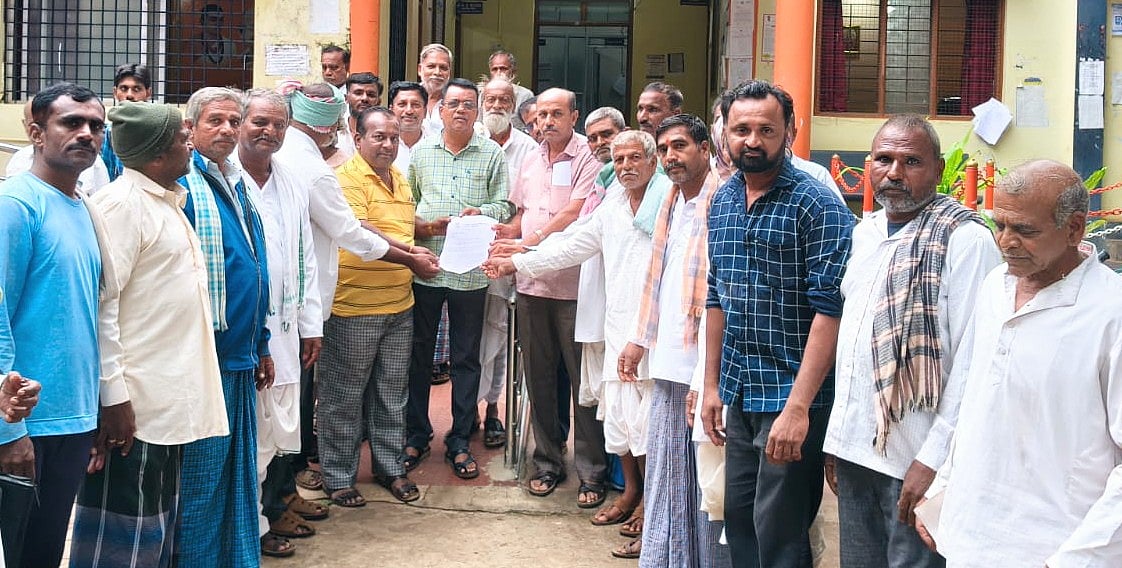 ಕುಂದಗೋಳ: ದೇಗುಲದ ದ್ವಾರಬಾಗಿಲು ನಿರ್ಮಾಣಕ್ಕೆ ಮನವಿ