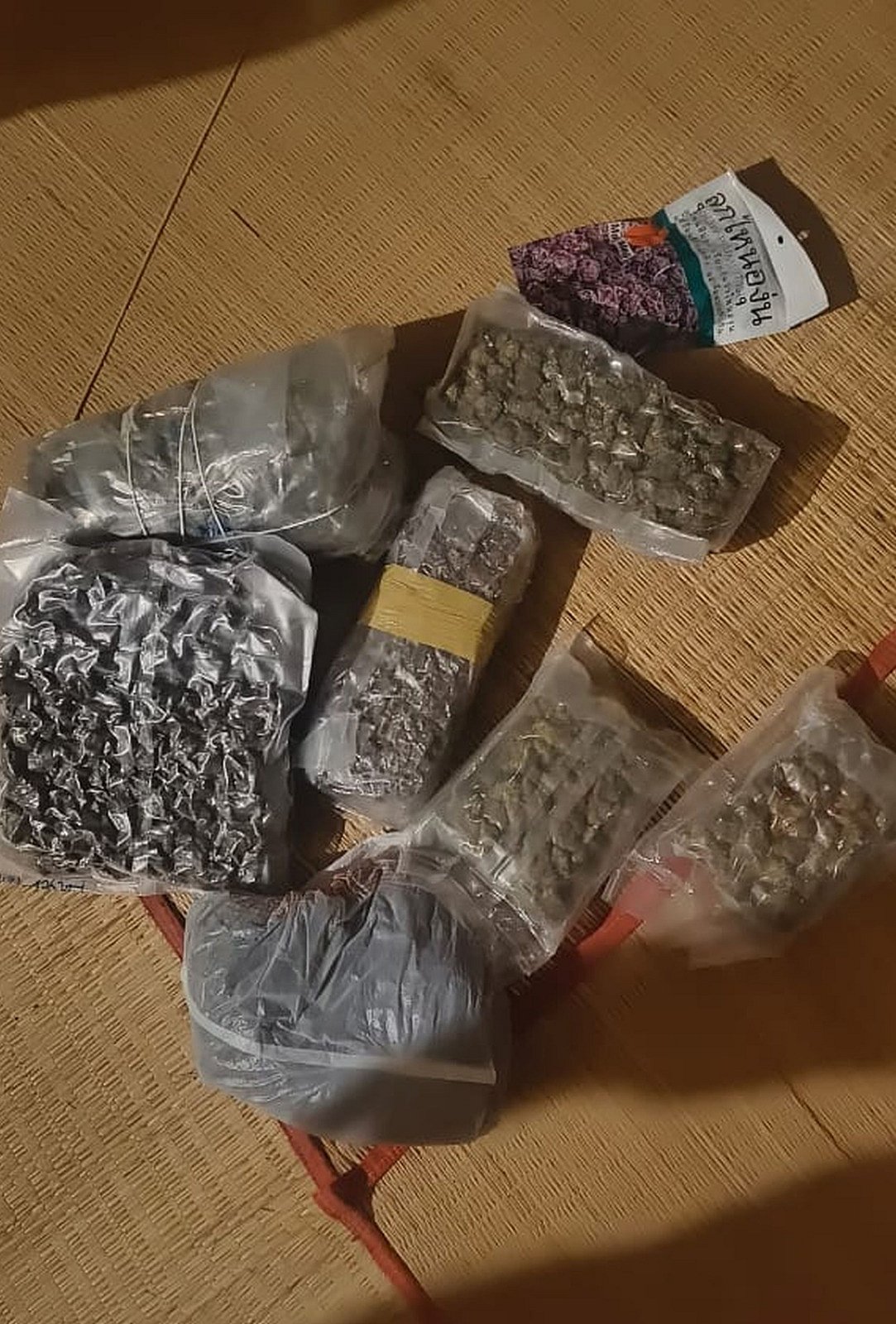 ಥಾಯ್ಲೆಂಡ್‌ನಿಂದ ತಂದು ಗಂಗಾವತಿಯಲ್ಲಿ ಹೈಡ್ರೊ ಗಾಂಜಾ ಮಾರಾಟ; 8 ಜನರ ಬಂಧನ