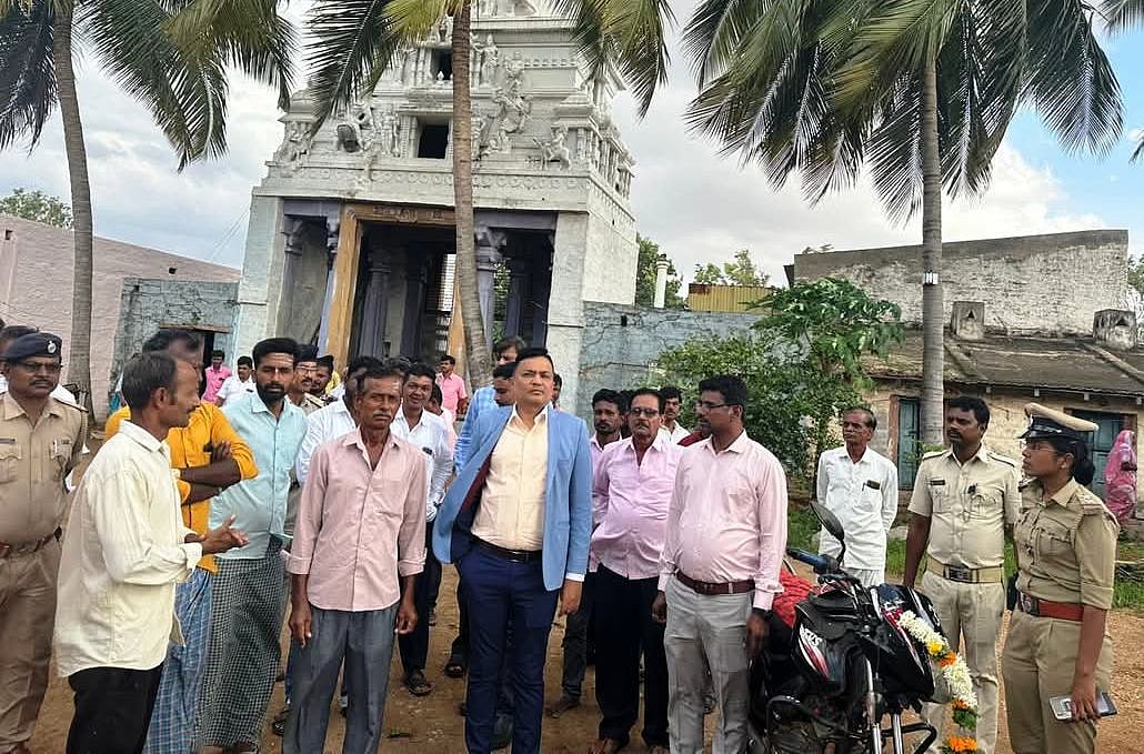 ಕೊಟ್ಟೂರೇಶ್ವರ ದೇವಸ್ಥಾನ ಗೋಪುರದ ಕಳಸಕ್ಕೆ ಬಂಗಾರ ಲೇಪನ: ಜಿಲ್ಲಾಧಿಕಾರಿ 