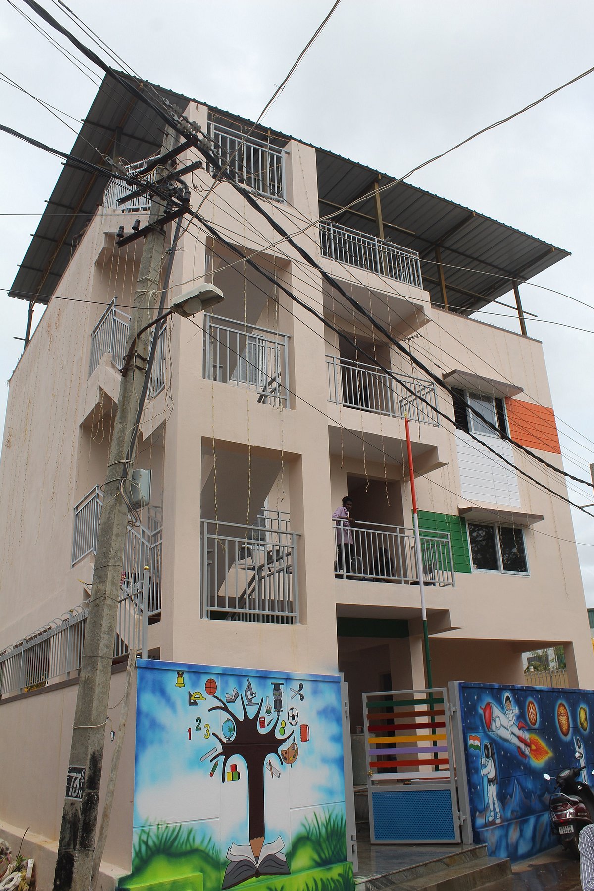 ಆನೇಕಲ್: ಕಲಿತ ಸರ್ಕಾರಿ ಶಾಲೆಗೆ ಹೈಟೆಕ್‌ ಸ್ಪರ್ಶ ನೀಡಿದ ಸಚಿವ ರಾಮಲಿಂಗಾರೆಡ್ಡಿ