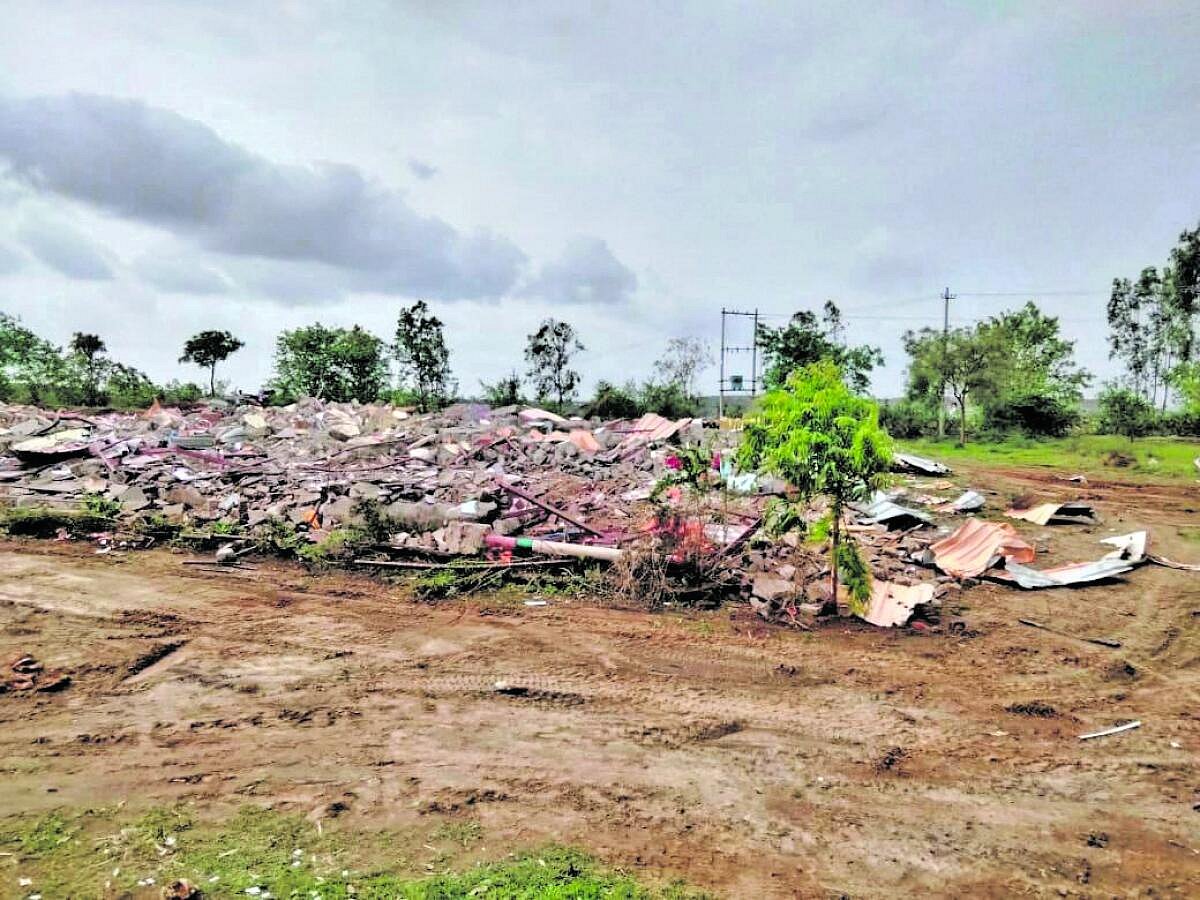 ರಾಯಬಾಗ: ಲೋಕೇಶ್ವರ ಸ್ವಾಮೀಜಿ ಮಠ ನೆಲಸಮ