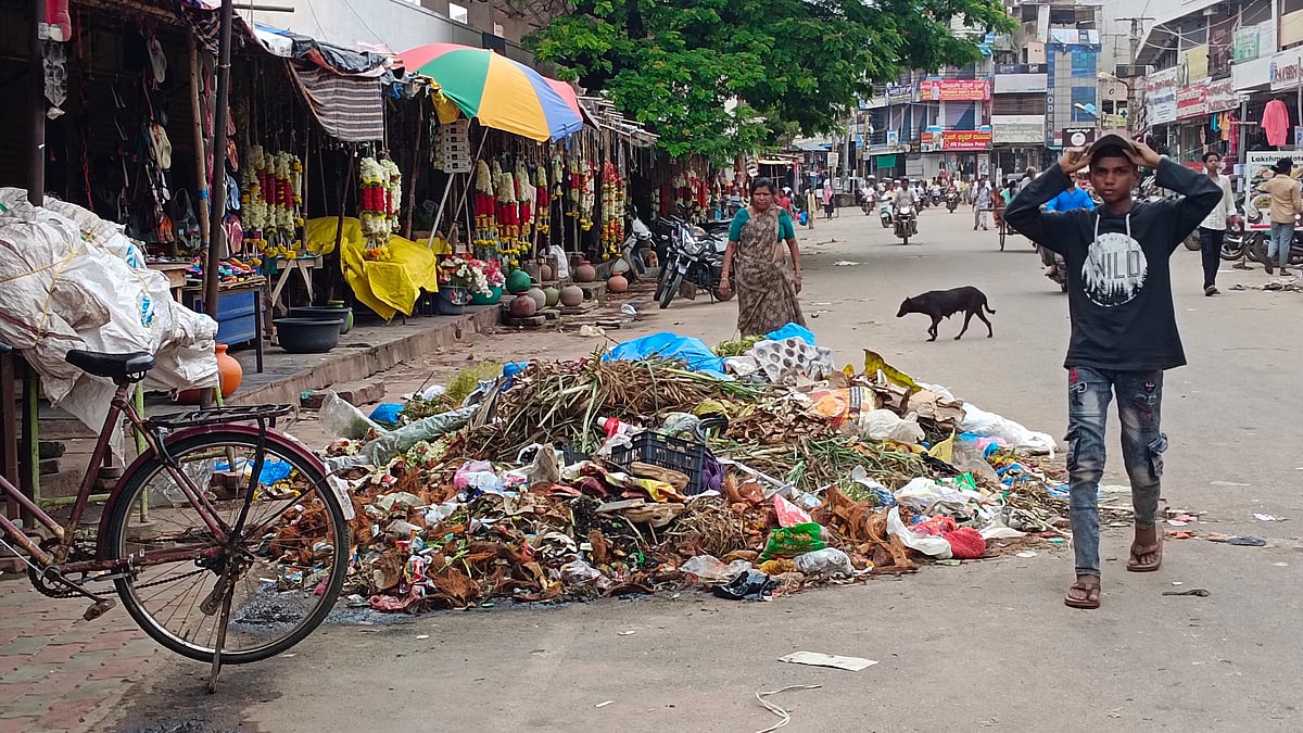 ಪೌರ ಸಿಬ್ಬಂದಿ ಮುಷ್ಕರ ನಾಲ್ಕನೇ ದಿನಕ್ಕೆ