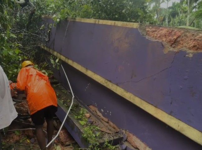 ಮೊಂಟೆಪದವಿನಲ್ಲಿ ಇಂದು ಮುಂಜಾನೆ ನಾಲ್ಕು ಗಂಟೆಗೆ ಸುಮಾರಿಗೆ ಘಟನೆ ನಡೆದಿದೆ. 