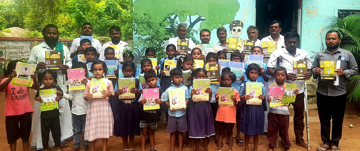 ಪಠ್ಯಪುಸ್ತಕ ವಿತರಣೆ; ಸಿಹಿಯೂಟ, ಆಟ