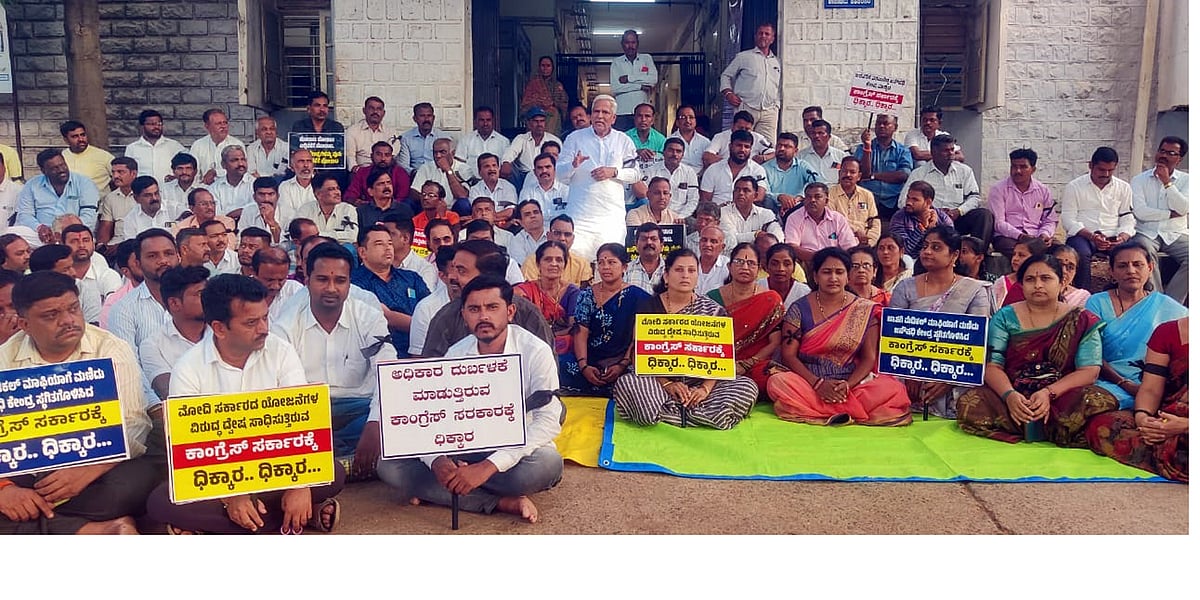 ಕಾಂಗ್ರೆಸ್ ಬಡವರ ವಿರೋಧಿ ಸರ್ಕಾರ: ಸವದಿ