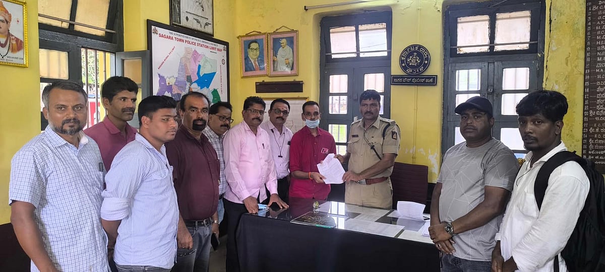 ರಿಯಲ್ ಎಸ್ಟೇಟ್ ಉದ್ಯಮಿಗಳಿಂದ ಬೆದರಿಕೆ: ಖಂಡನೆ