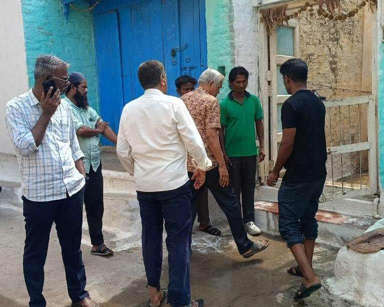 ಗುಳೇದಗುಡ್ಡದಲ್ಲಿ ಪುರಸಭೆ ಮುಖ್ಯಧಿಕಾರಿ ನೇತೃತ್ವದಲ್ಲಿ ಸಾರ್ವಜನಿಕರಿಗೆ ತಿಳಿ ಹೇಳಲಾಯಿತು