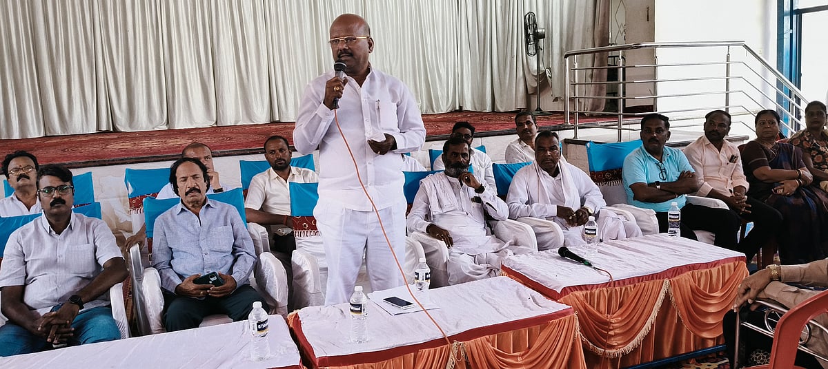 ಜಿಲ್ಲಾಸ್ಪತ್ರೆ ಸ್ಥಳಾಂತರ ಖಂಡಿಸಿ ಬಂದ್: ಶಾಸಕ ಮಾನಪ್ಪ ವಜ್ಜಲ್ 