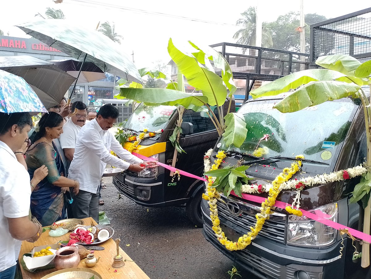 ಕಸ ವಿಲೇವಾರಿಗೆ ಹೆಚ್ಚುವರಿ ವಾಹನ: ಶಾಸಕ ಭೀಮಣ್ಣ ನಾಯ್ಕ ಚಾಲನೆ 