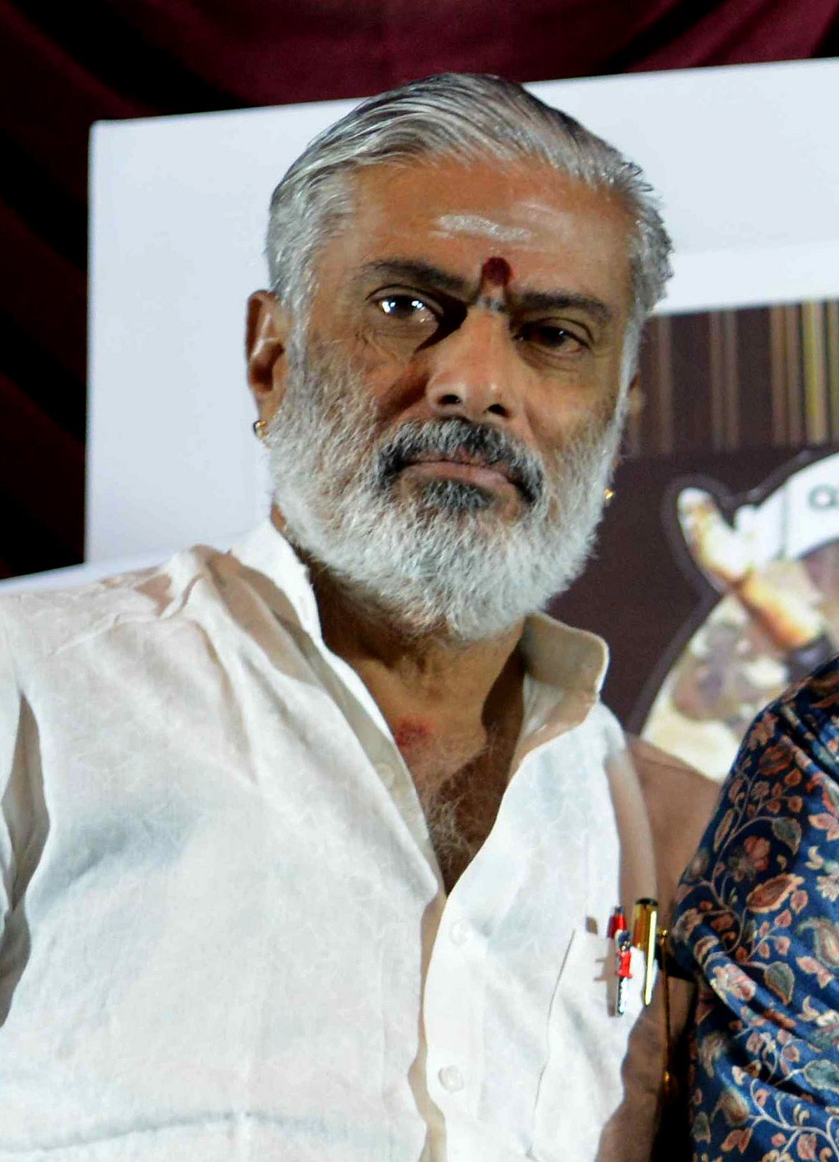 ಕ್ಷಮೆ ಕೇಳದಿದ್ದರೆ ಸಿನಿಮಾಗೆ ಅವಕಾಶವಿಲ್ಲ: ಕರ್ನಾಟಕ ಚಲನಚಿತ್ರ ವಾಣಿಜ್ಯ ಮಂಡಳಿ