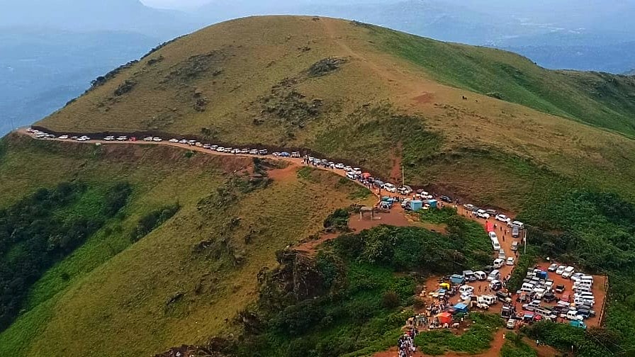 ಮುಳ್ಳಯ್ಯನಗಿರಿಯಲ್ಲಿ ಪಾರ್ಕಿಂಗ್ ತಾಣ: ಜಾಗ ಅಂತಿಮ ಮಾಡುವುದೇ ಬಾಕಿ!