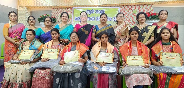 ಭದ್ರಾವತಿ: ಪಿಯುಸಿ, ಎಸ್‌ಎಸ್‌ಎಲ್‌ಸಿ ಪ್ರತಿಭಾನ್ವಿತರಿಗೆ ಪ್ರತಿಭಾ ಪುರಸ್ಕಾರ