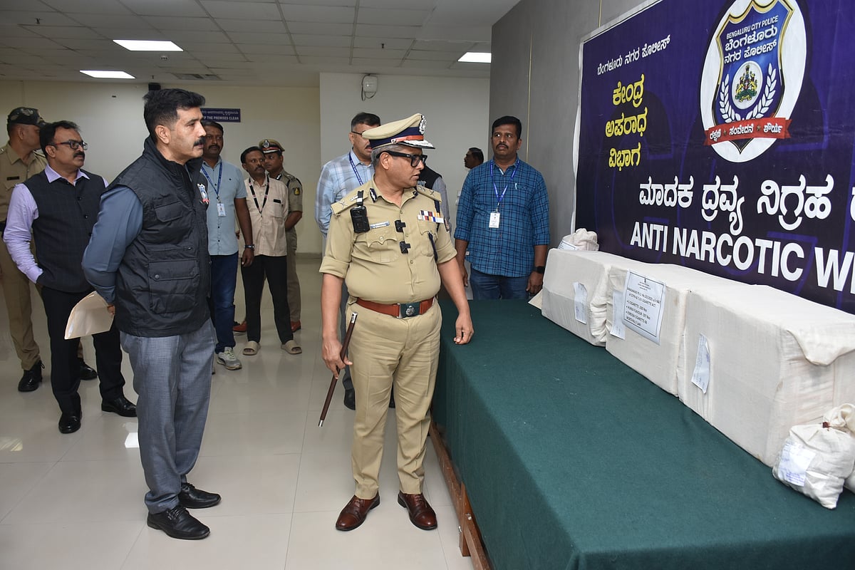 ಸಿಸಿಬಿ ದಾಳಿ | ಆರು ಮಂದಿ ಸೆರೆ: ಗಾಂಜಾ, ಎಂಡಿಎಂಎ ಕ್ರಿಸ್ಟಲ್, ಇ–ಸಿಗರೇಟು ಜಪ್ತಿ